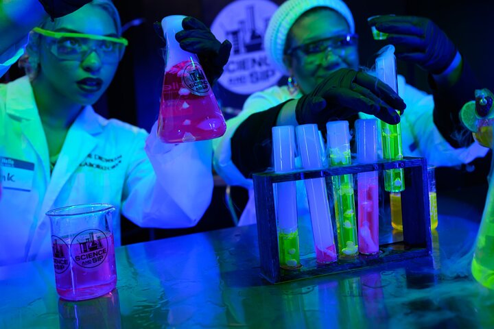 Houston : Vetenskap & klunkupplevelse på The Drunken Lab med live DJ