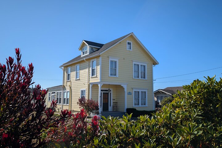 Attività di caccia al tesoro a Fort Bragg, California, a piedi e gioco