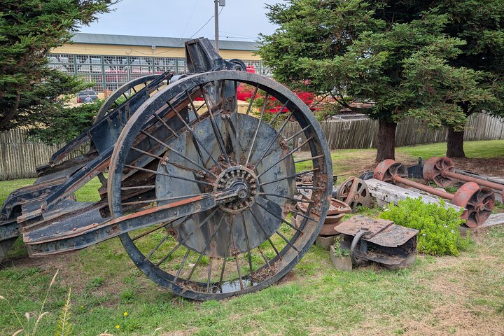 Attività di caccia al tesoro a Fort Bragg, California, a piedi e gioco