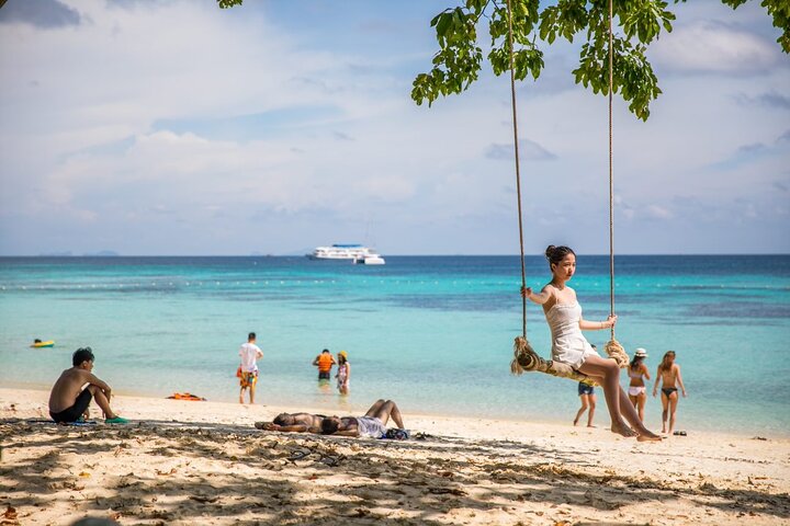 Tour privato di snorkeling a Koh Rock con pranzo da Koh Lanta