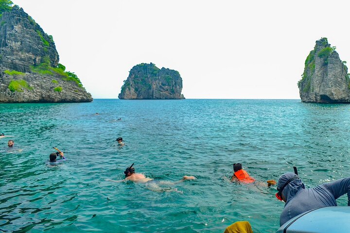 Tour privato di snorkeling a Koh Rock con pranzo da Koh Lanta