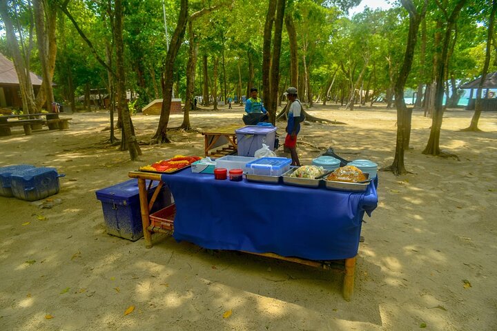 Tour privato di snorkeling a Koh Rock con pranzo da Koh Lanta
