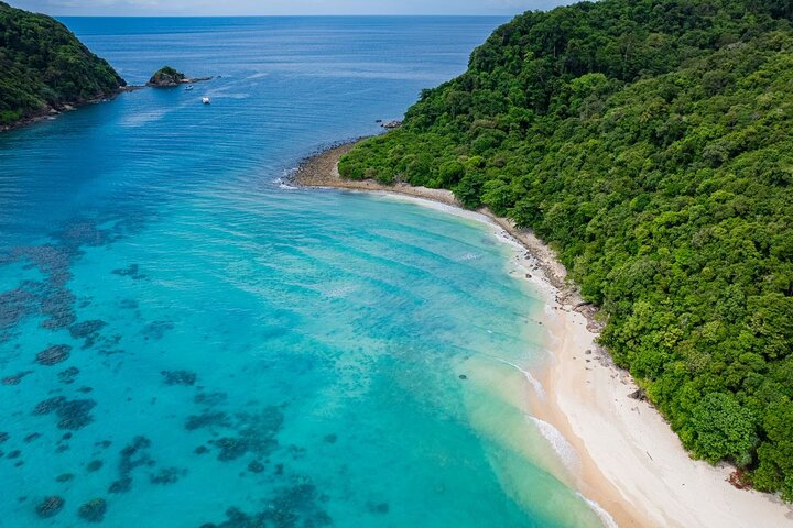 Tour privato di snorkeling a Koh Rock con pranzo da Koh Lanta