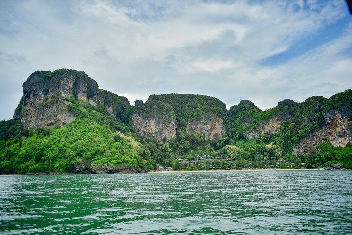 Tour privato di snorkeling a Koh Rock con pranzo da Koh Lanta