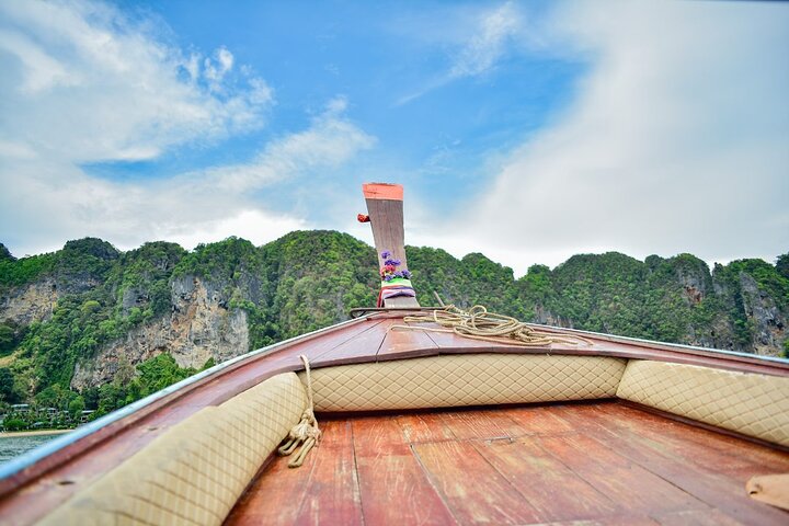 Tour privato di snorkeling a Koh Rock con pranzo da Koh Lanta