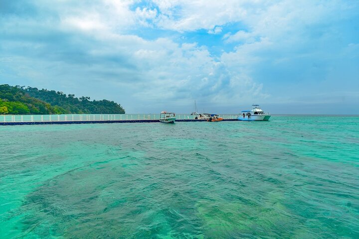 Tour privato di snorkeling a Koh Rock con pranzo da Koh Lanta