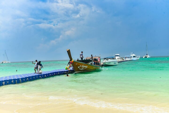 Tour privato di snorkeling a Koh Rock con pranzo da Koh Lanta