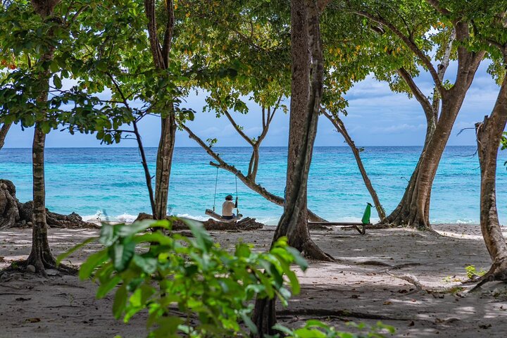 Tour privato di snorkeling a Koh Rock con pranzo da Koh Lanta