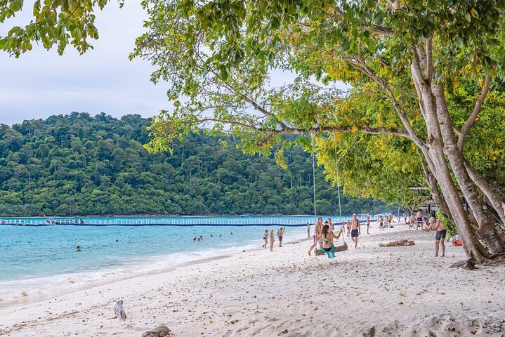 Tour privato di snorkeling a Koh Rock con pranzo da Koh Lanta