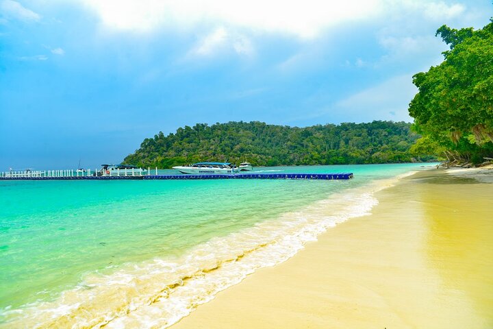 Tour privato di snorkeling a Koh Rock con pranzo da Koh Lanta