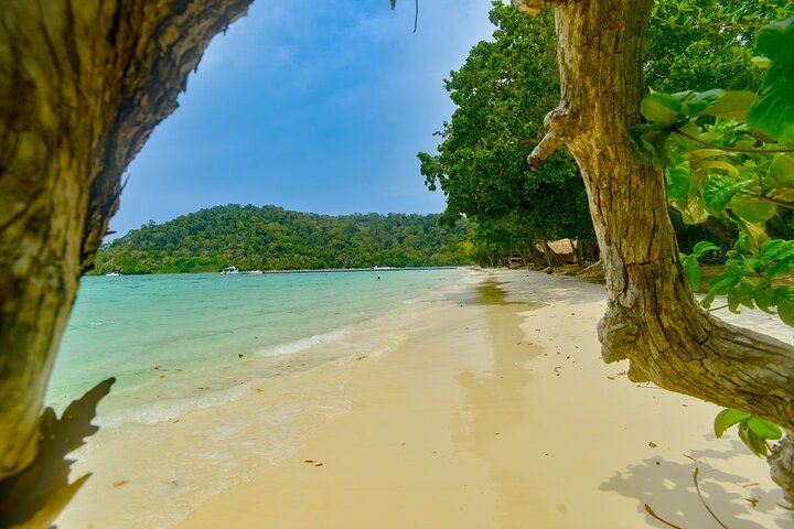 Tour privato di snorkeling a Koh Rock con pranzo da Koh Lanta