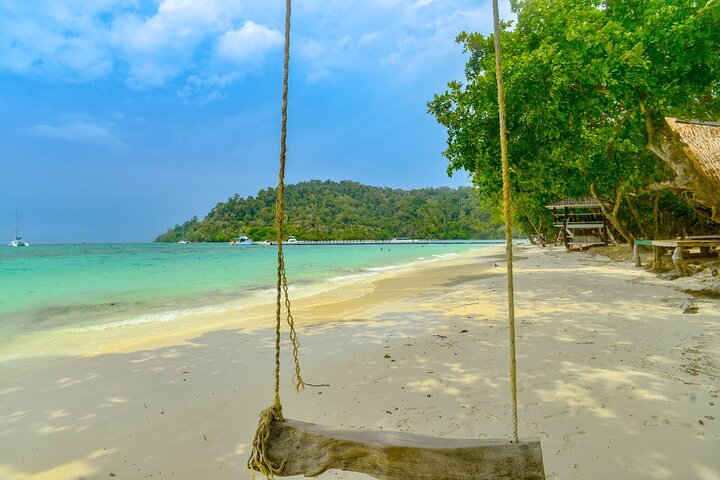 Tour privato di snorkeling a Koh Rock con pranzo da Koh Lanta