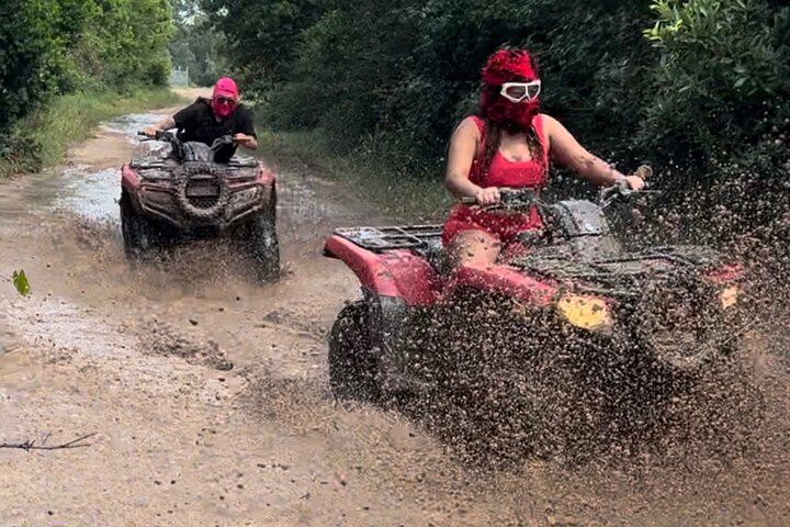 Entrada para o HTX Adventure Park – A taxa de aluguer do ATV não está incluída