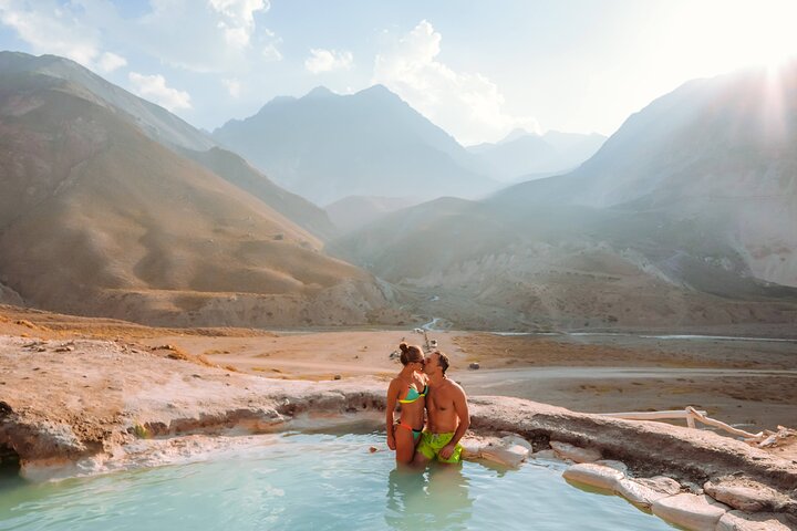 Santiago, Chile; Cajón del Maipo; Fontes Termais; Cachoeira; Churrasco Chileno