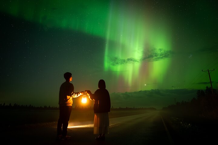 Rovaniemi: Caza de Auroras Boreales 100% Garantizada y Grupo Pequeño