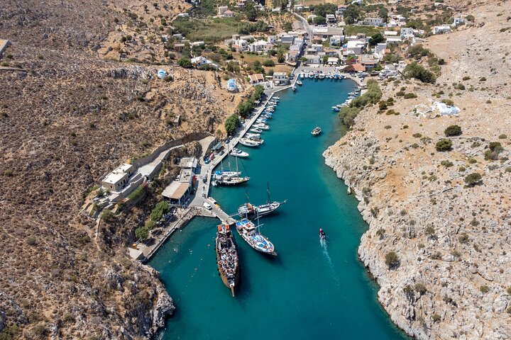 Crucero de lujo por 3 islas con 4 paradas para nadar con el Capitán Morgan