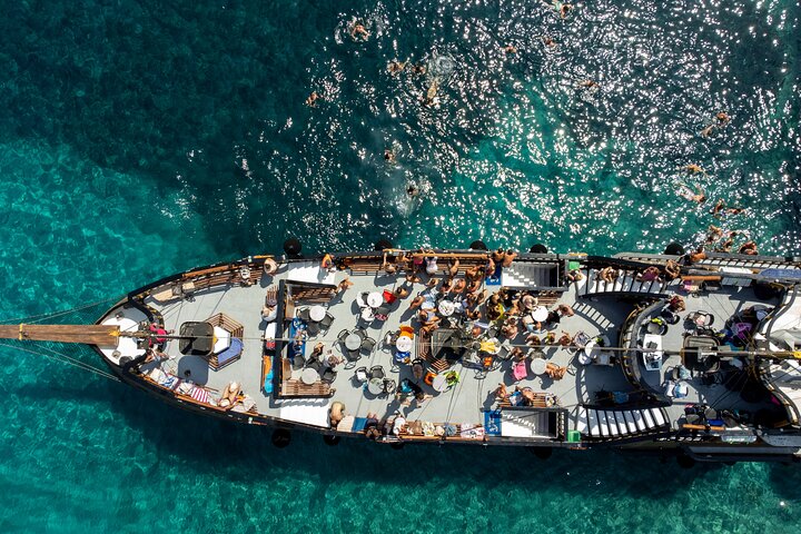 Crucero de lujo por 3 islas con 4 paradas para nadar con el Capitán Morgan