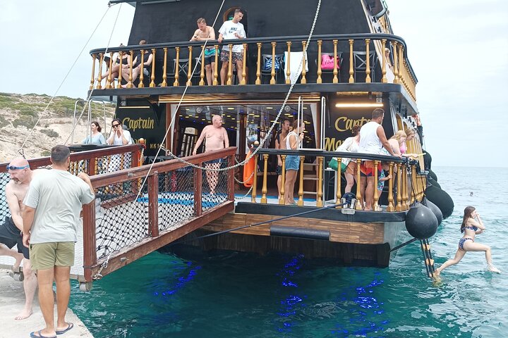 Crucero de lujo por 3 islas con 4 paradas para nadar con el Capitán Morgan
