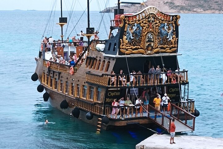 Crucero de lujo por 3 islas con 4 paradas para nadar con el Capitán Morgan