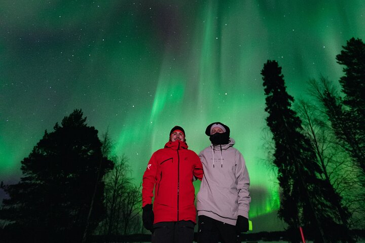 Rovaniemi : Norrskensjakt Max 8 + Proffs foton och 100% återbetalning