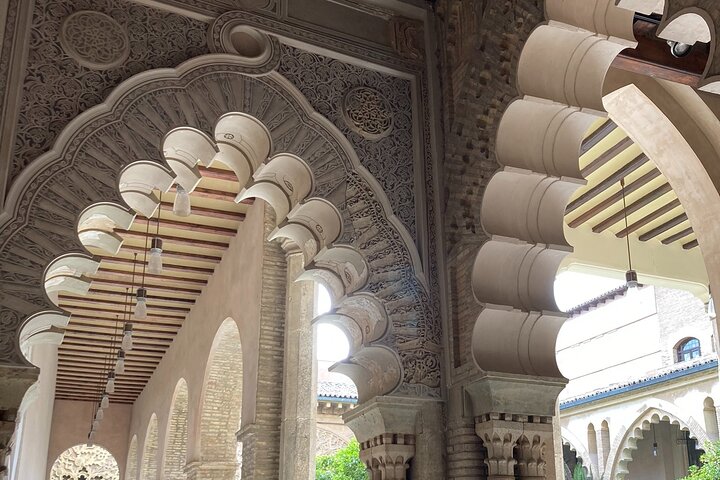 Visita guidata del Palazzo dell'Aljafería in spagnolo