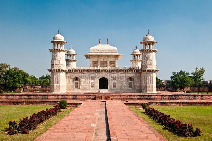 Private Taj Mahal & Agra Tour from Delhi with 5 Star Hotel Meal