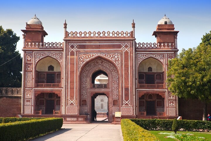 Private Taj Mahal & Agra Tour from Delhi with 5 Star Hotel Meal