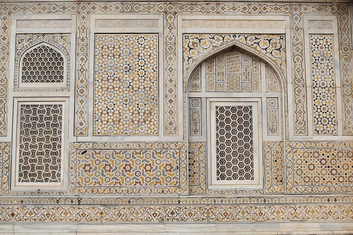 Private Taj Mahal & Agra Tour from Delhi with 5 Star Hotel Meal