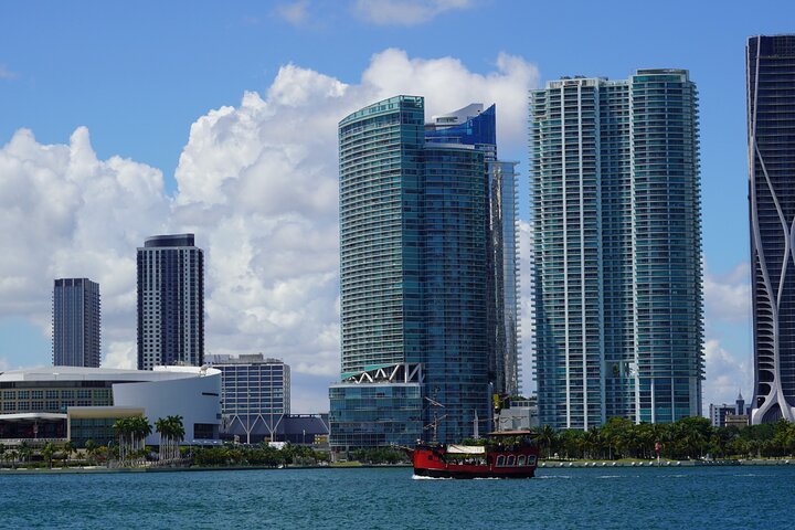 Miami Skyline Cruise with Biscayne Bay Views
