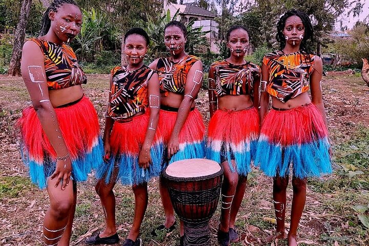 Nairobi Museum, KICC Toren, Kobe Kralen, Bomas Culturele Dansen
