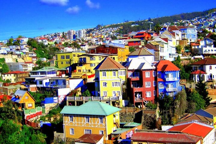 Recorrido privado de San Antonio a Valparaíso con regreso a Santiago