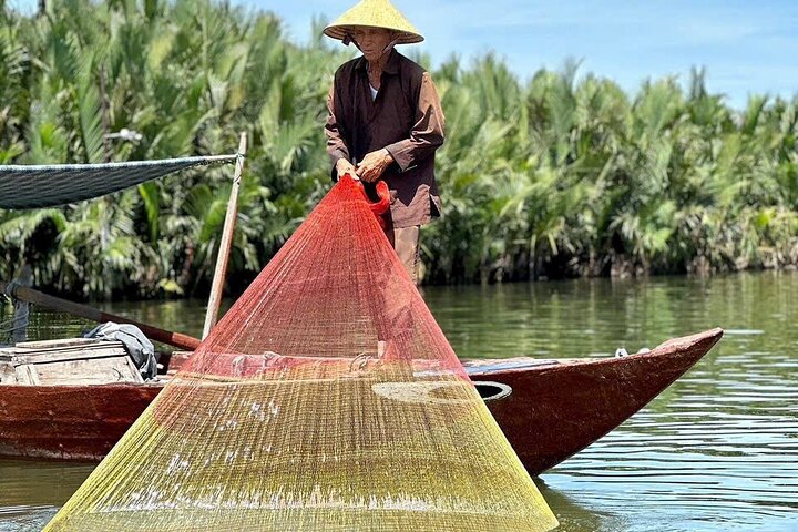 Kookcursus Hoi An: lokale markt, mandboot, vissen en koken