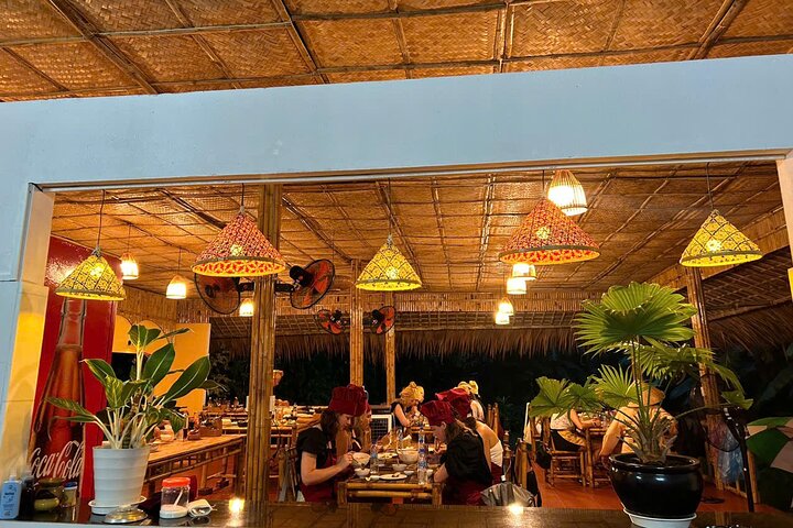 Kookcursus Hoi An: lokale markt, mandboot, vissen en koken