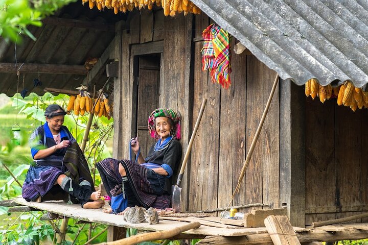 Mu Cang Chai Rundfahrt mit Ortskundiger Reiseleiter & Bienenwachsmalerei