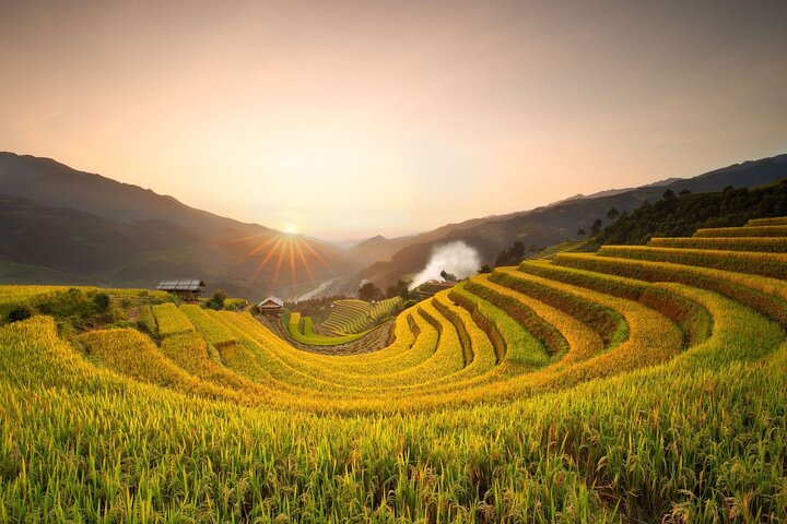 Mu Cang Chai Rundfahrt mit Ortskundiger Reiseleiter & Bienenwachsmalerei