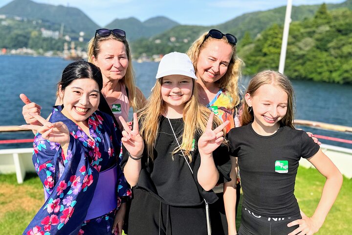 Eintägige Bustour zum Berg Fuji und nach Hakone. Rückfahrt mit dem Bus