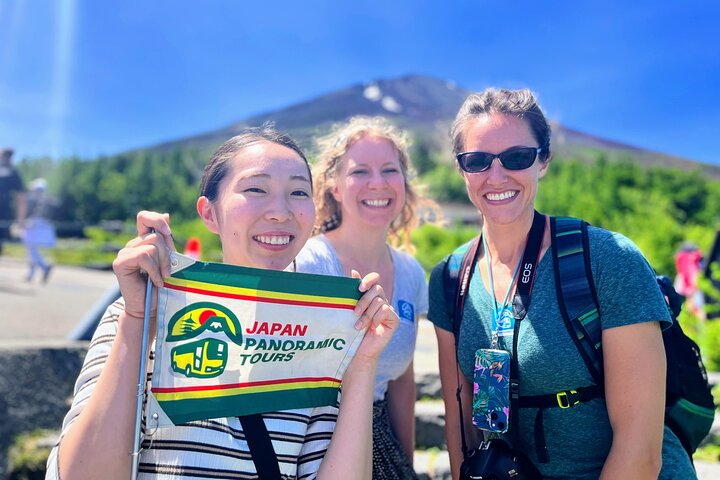 Eintägige Bustour zum Berg Fuji und nach Hakone. Rückfahrt mit dem Bus