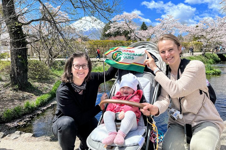 Eintägige Bustour zum Berg Fuji und nach Hakone. Rückfahrt mit dem Bus