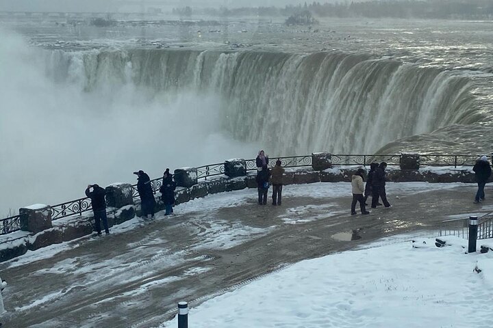 Niagara Falls Canada Guided Walking Tour With Boat Cruise