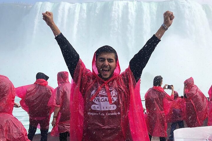 Niagara Falls Canada Guided Walking Tour With Boat Cruise