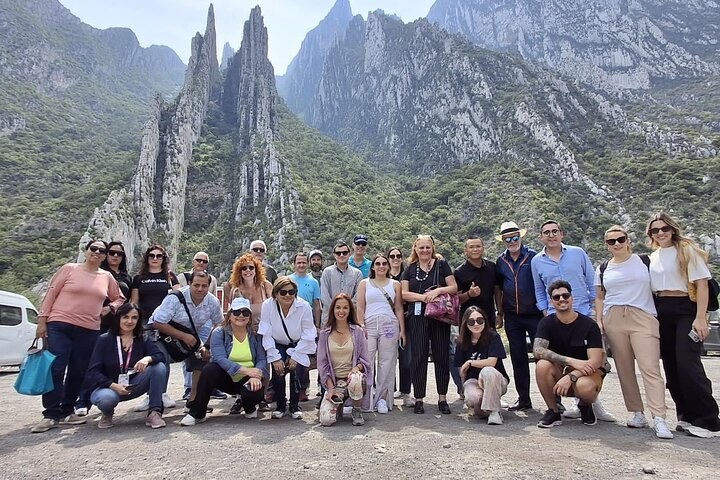 O melhor passeio às "Grutas de García" + Teleférico + Guia + Traslado
