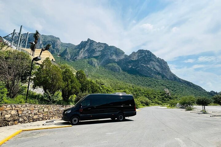 O melhor passeio às "Grutas de García" + Teleférico + Guia + Traslado