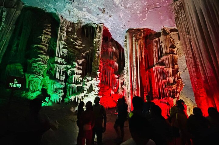 O melhor passeio às "Grutas de García" + Teleférico + Guia + Traslado