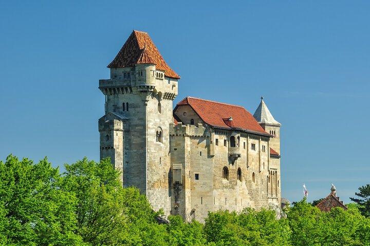 Vienna : Vienna Forest Tour with Underground Lake and Wine Tasting