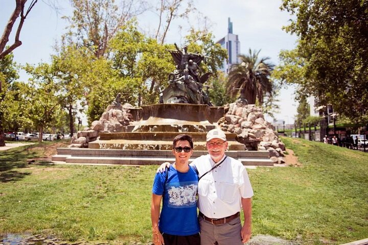 Privé Wandelen in Santiago: Verken met een lokale expert + lunch