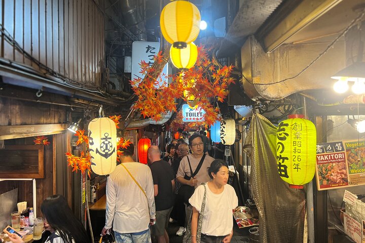 Tokyo : visite gastronomique de Shinjuku (13 plats dans 4 restaurants locaux)