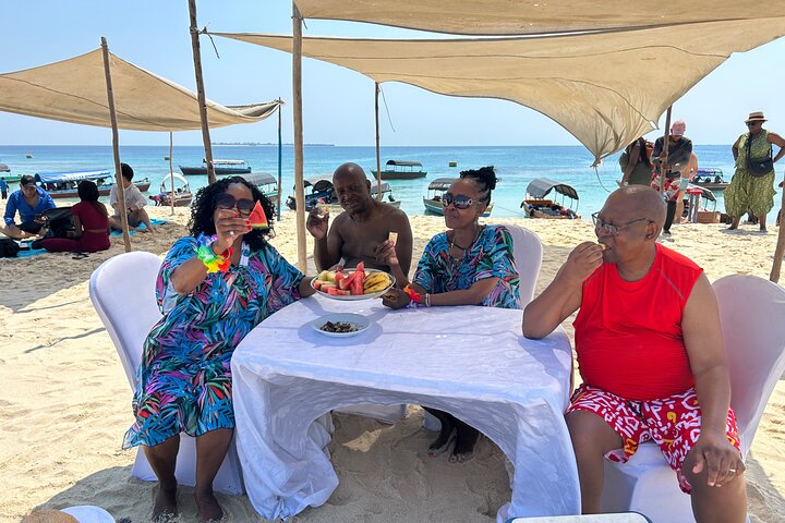 VISITE DE LUXE DU BANC DE SABLE DE NAKUPENDA ET DE LA FERME D'ÉPICES (Déjeuner inclus)