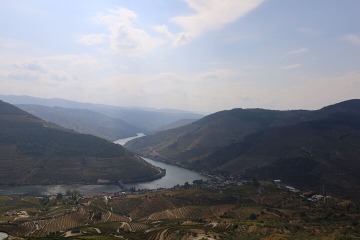 Melhor do Douro num Dia: Barco, Vinho e Almoço Familiar