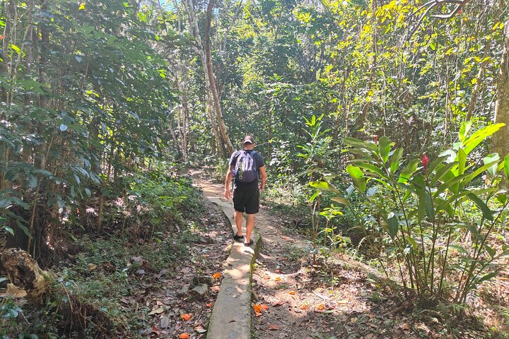 Fiji Adventure: Tour combinado de senderismo en cascada y dunas de Biausevu