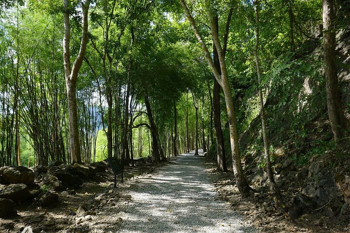 Kanchanaburi andre verdenskrig Private Charter Pathway of the Past